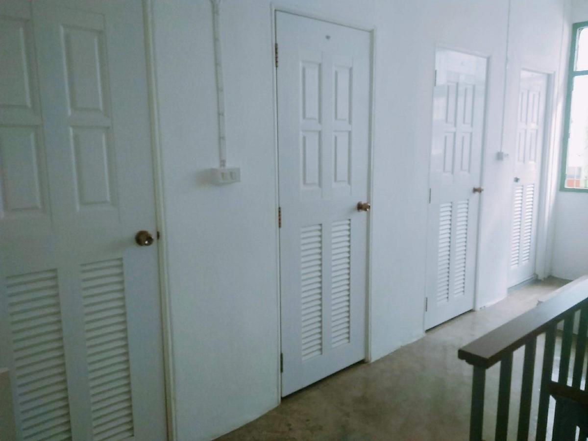 Siri Krabi Hostel Εξωτερικό φωτογραφία